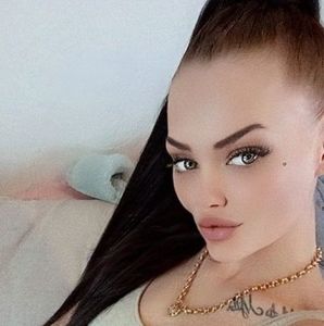 Meet your Posher, Mikayla